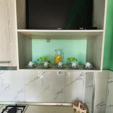 Orange Apartment *