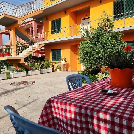 Apartment Orange